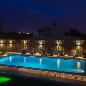  Villa Yvonne,private Pool,private Parking 1,7 Km From The Beatch